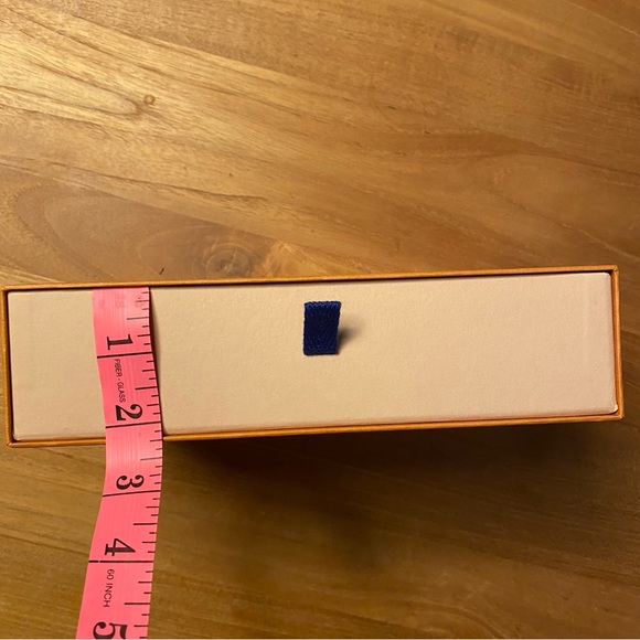 Louis Vuitton accessories box and pouch - Picture 6 of 12